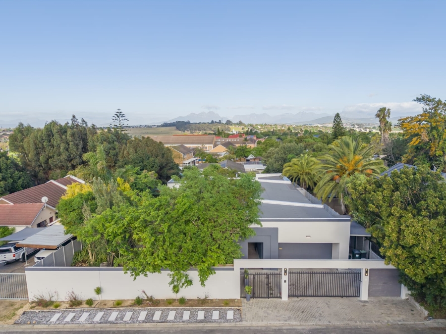 5 Bedroom Property for Sale in Eversdal Western Cape